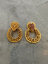 Load image into Gallery viewer, 1980&#39;s Beaded Clip on Earrings
